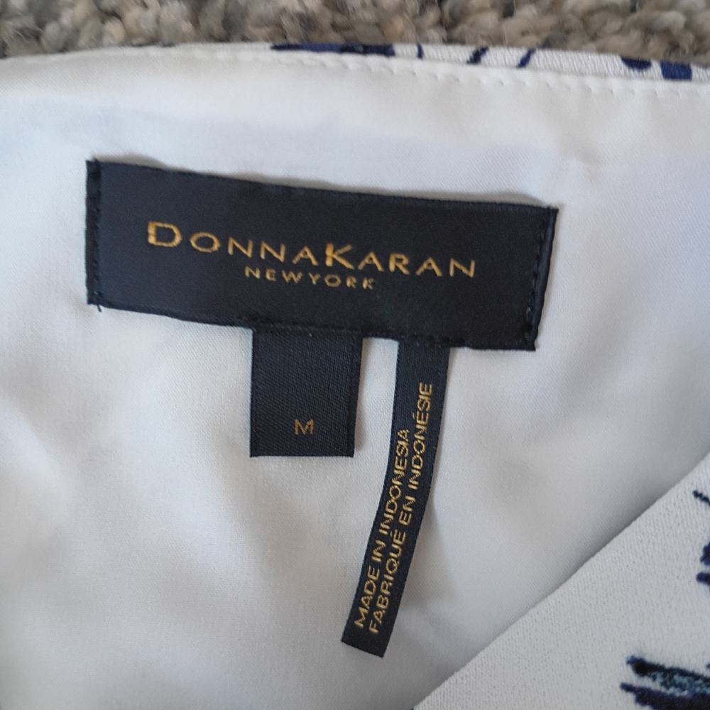 Donna Karan White Top with Blue Floral Print Size Medium Side Zipper fully Lined - Picture 8 of 10